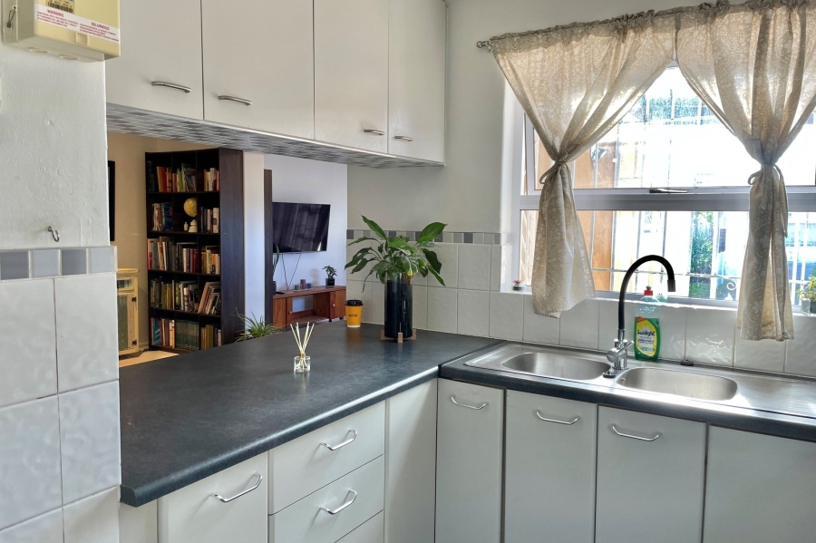 To Let 3 Bedroom Property for Rent in Strandfontein Western Cape